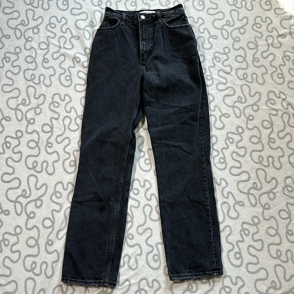 Abercrombie & Fitch Denim - Abercrombie & Fitch The 90’s Straight Ultra High Rise Jeans